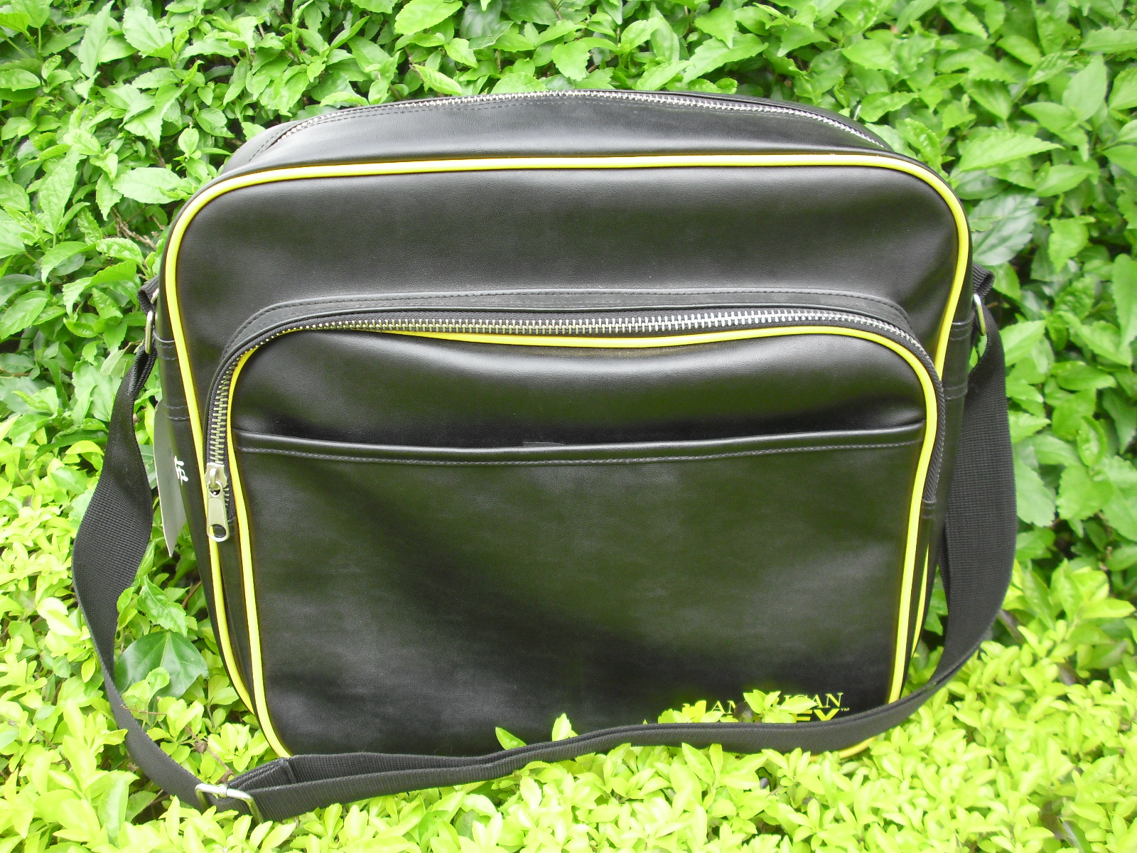 mens smart messenger bag