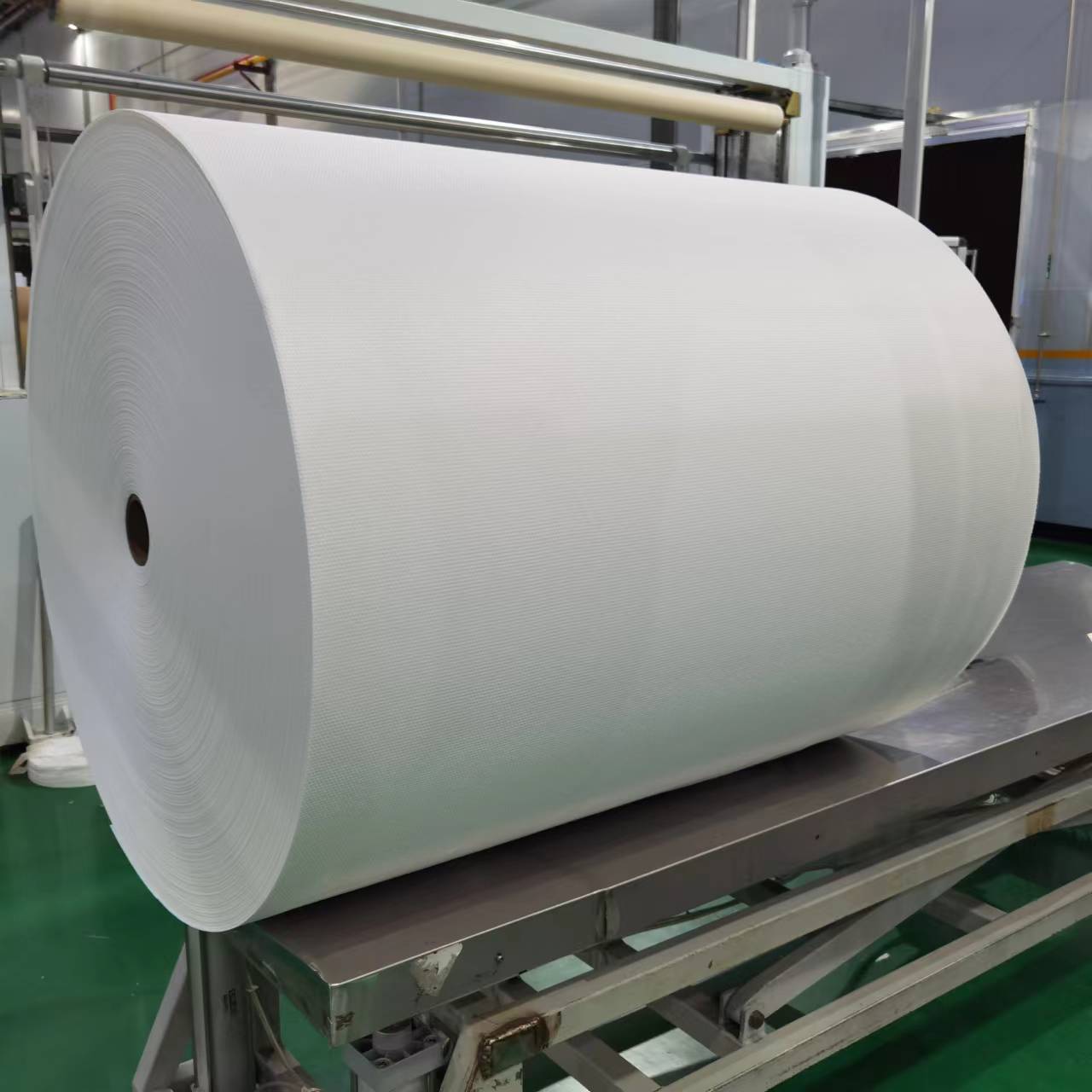 spunlace-non-woven-100-polyester-half-cross-lapping-mesh-spunlace